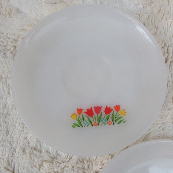 Vintage Anchor Hocking Fire King Floral Premium 6" Saucers set of 5 - Picture 5 of 8